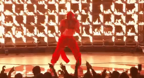 Fuoco e fiamme agli MTV VMA 2017