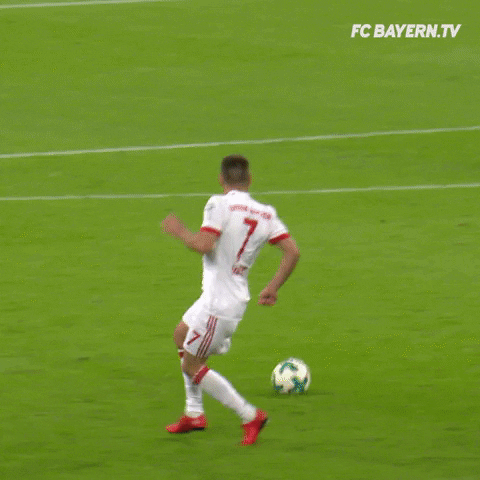 atacante fazendo um gol