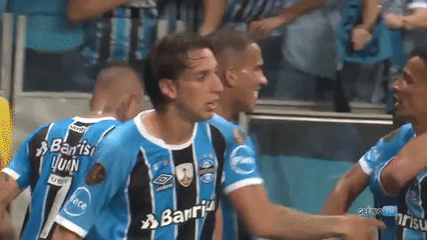 Geromel tenta chegar a mais uma final com o Grêmio no melhor ano da sua carreira