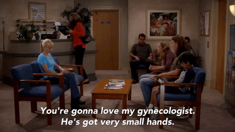 Oboževala boš mojega ginekologa. Zelo majhne roke ima.