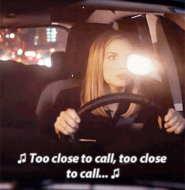 Anna Chlumsky Singing GIF - Find & Share on GIPHY