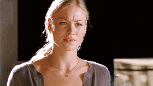 Zachary Levi En Yvonne Strahovski Gif