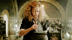 Hermoine Granger Brewing a Potion